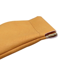 An easy-to-carry, convenient and automatically closing pure-color minimalist leather eyeglass case
