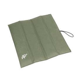 Heat-insulating and moisture-proof outdoor picnic mat